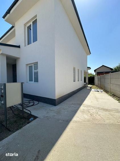 Casă cu 4 camere cu Teren 250 Mp în Central
