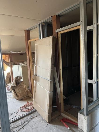 Apartament cu 4 camere decomandat în Cetate