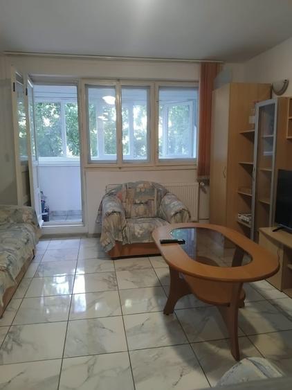 Apartament cu 2 camere semidecomandat în Tineretului