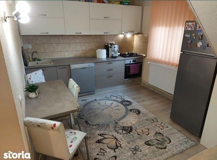 Casă cu 4 camere în Utvin