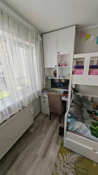 Apartament cu 3 camere decomandat în Exterior Vest