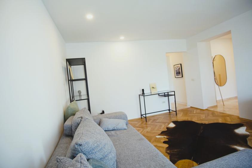 Apartament cu 2 camere semidecomandat în Vitan Mall