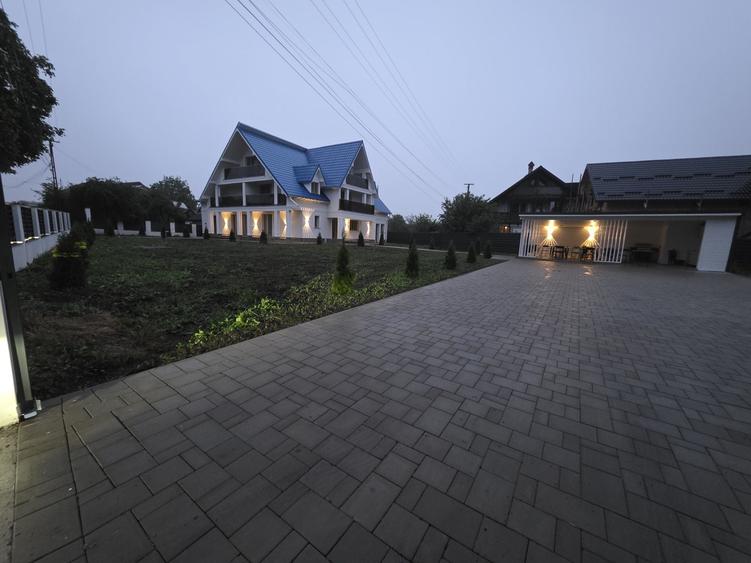 Casă cu 4 camere în Agapia