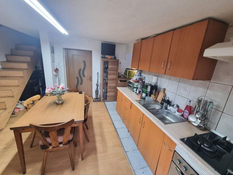 Casă individuală cu 4 camere cu Teren 720 Mp în Cetate