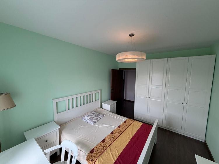 Apartament cu 3 camere decomandat, mobilat în Dumbrăvița
