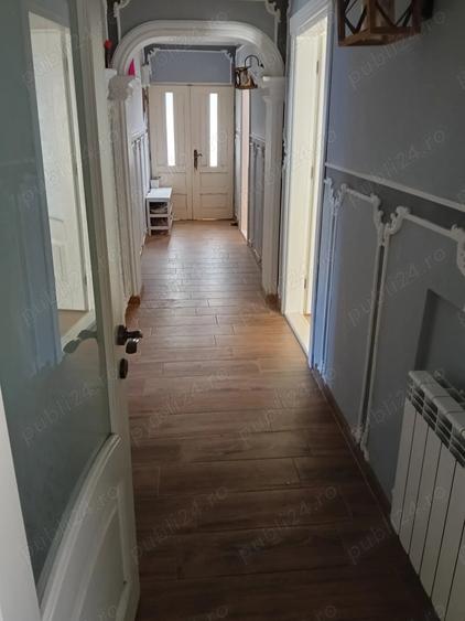 Casă cu 5 camere cu Teren 548 Mp în Eforie