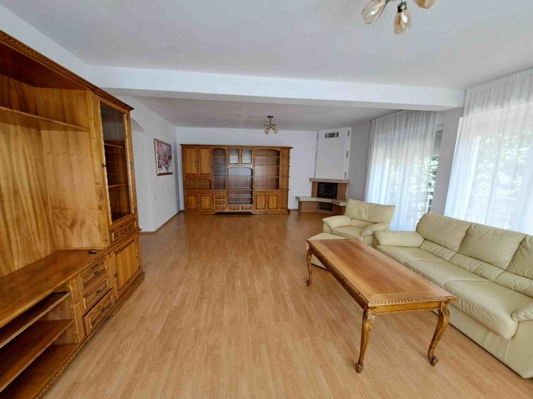 Casă individuală cu 4 camere cu Garaj în Unirii