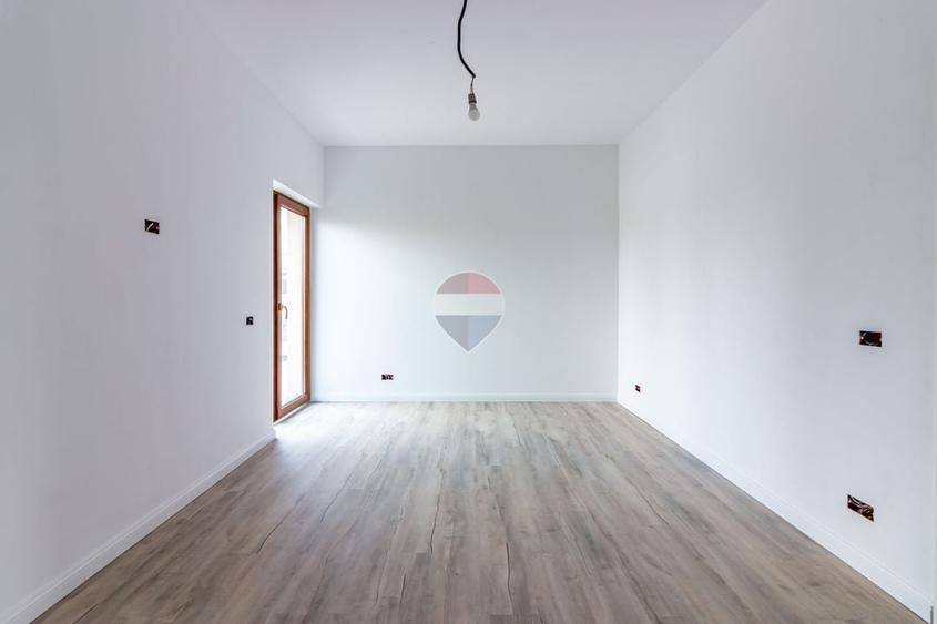 Duplex cu 4 camere cu Teren 238 Mp în Nord-Vest