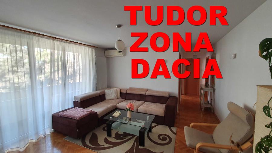 Apartament cu 3 camere semidecomandat în Tudor