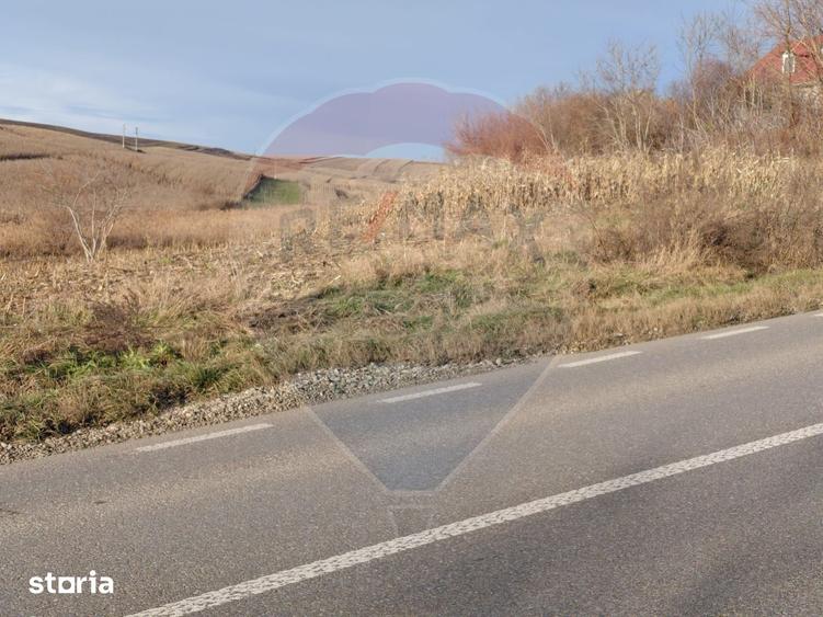 Teren de 800 mp, în Traian