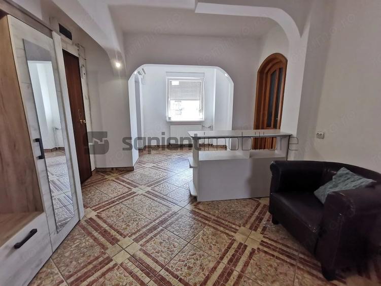 Apartament cu 4 camere decomandat în Decebal