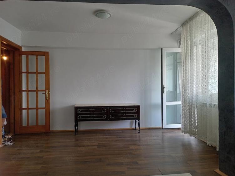 Apartament cu 2 camere decomandat în Mărăței