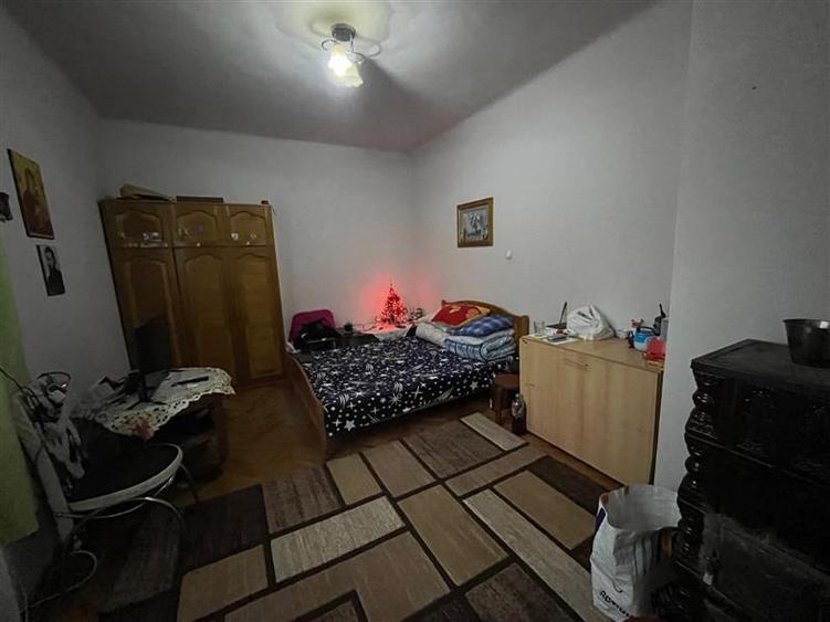 Apartament cu 2 camere semidecomandat, mobilat în Periferie