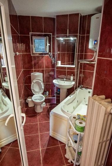 Apartament cu 2 camere decomandat, mobilat în Central