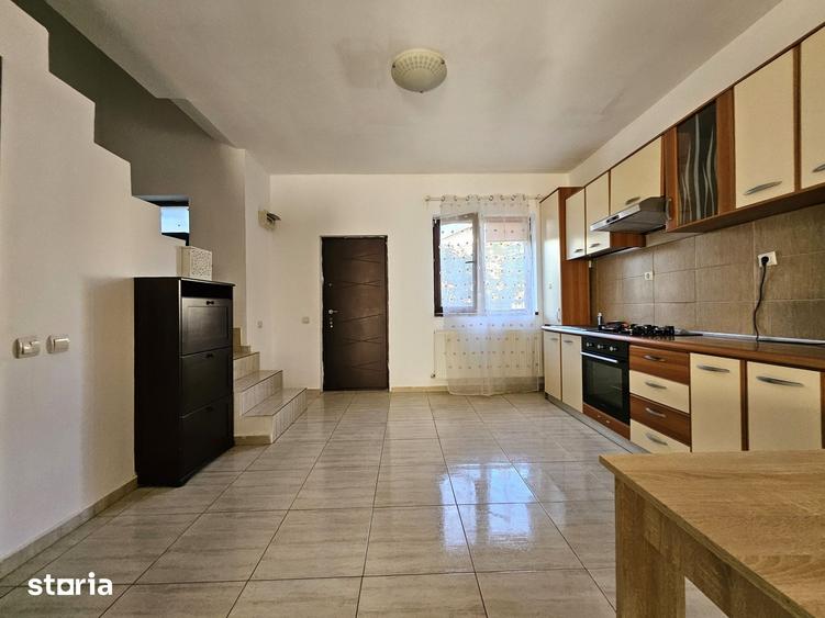Casă cu 4 camere cu Teren 198 Mp în Domnești