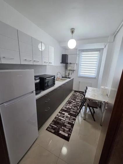 Apartament cu 2 camere decomandat, mobilat în Palas