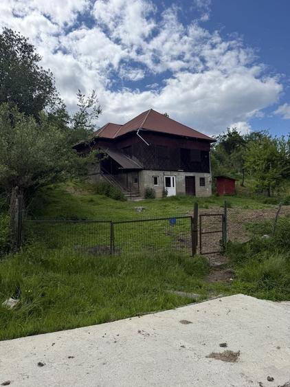 Casă cu 3 camere în Slatina