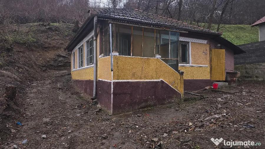 Casă cu 2 camere cu Teren 922 Mp în Aurel Vlaicu