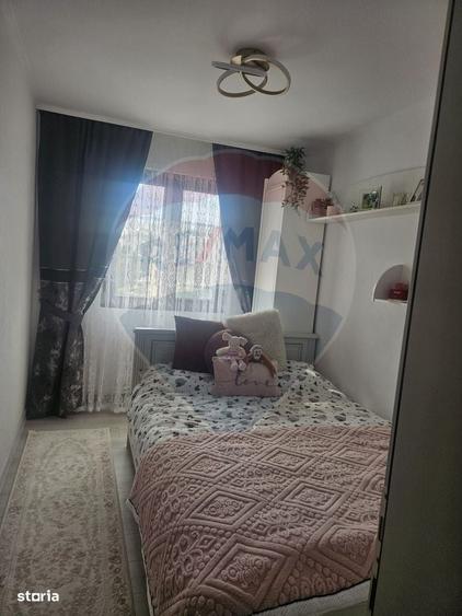 Apartament cu 3 camere semidecomandat în Central