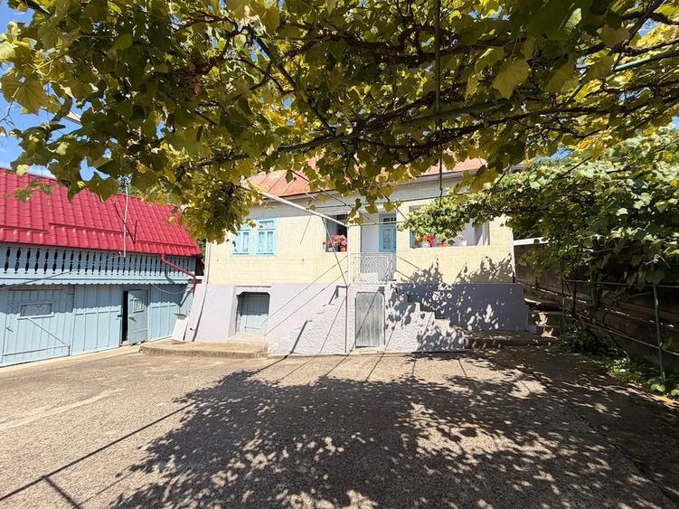 Casă cu 2 camere cu Teren 720 Mp în Dărmăneasca