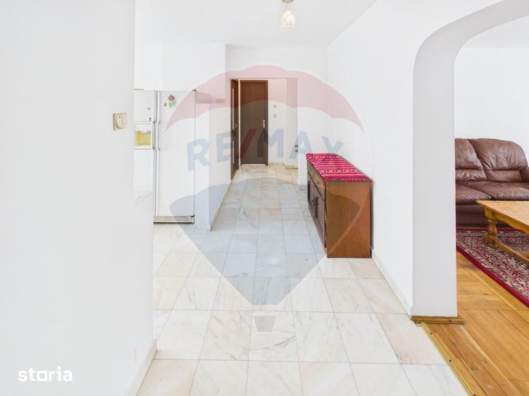 Apartament cu 4 camere, mobilat în Decebal