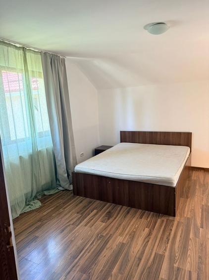 Inchiriez apartamnt intr o vila - 5