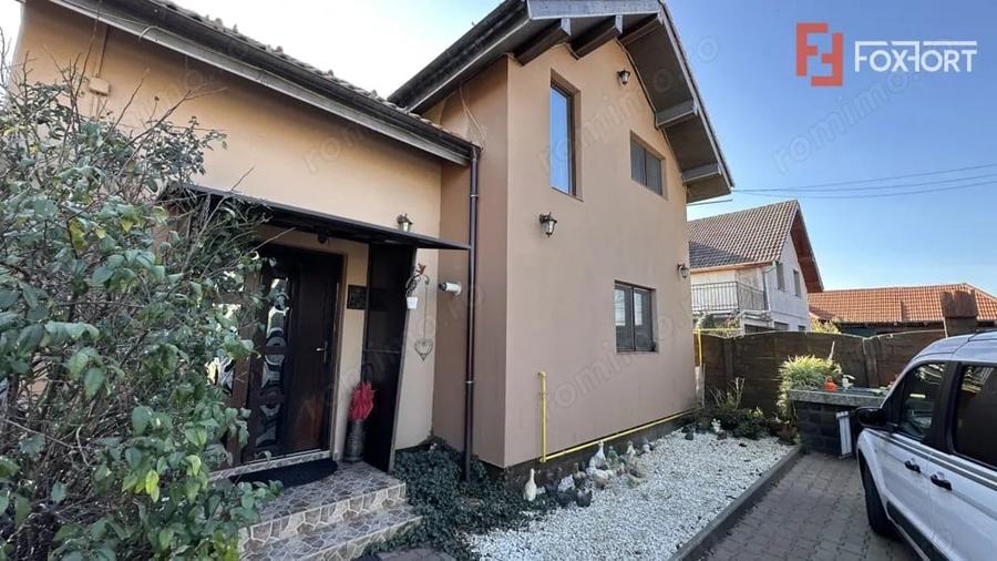 Casă cu 5 camere cu Teren 712 Mp în Utvin