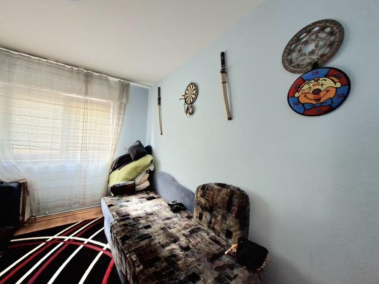 Apartament cu 4 camere semidecomandat în Codlea