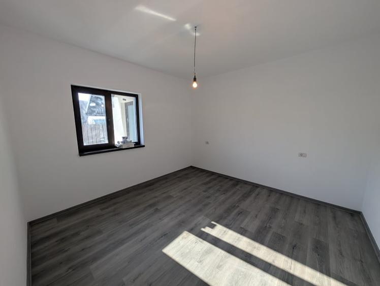 Casă individuală cu 4 camere cu Teren 350 Mp în Nord