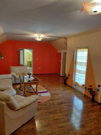 Casă cu 4 camere în Central