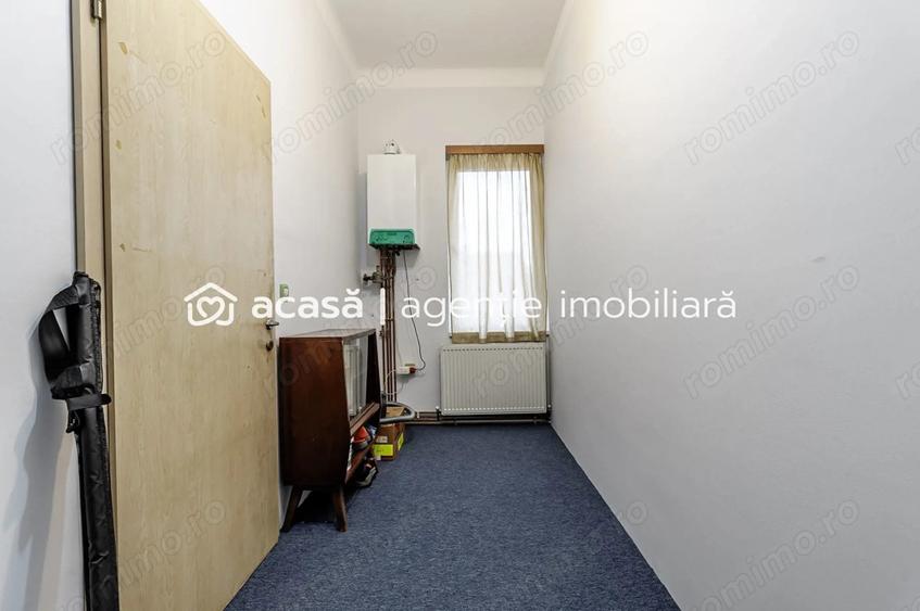 Apartament cu 2 camere semidecomandat, mobilat în Central