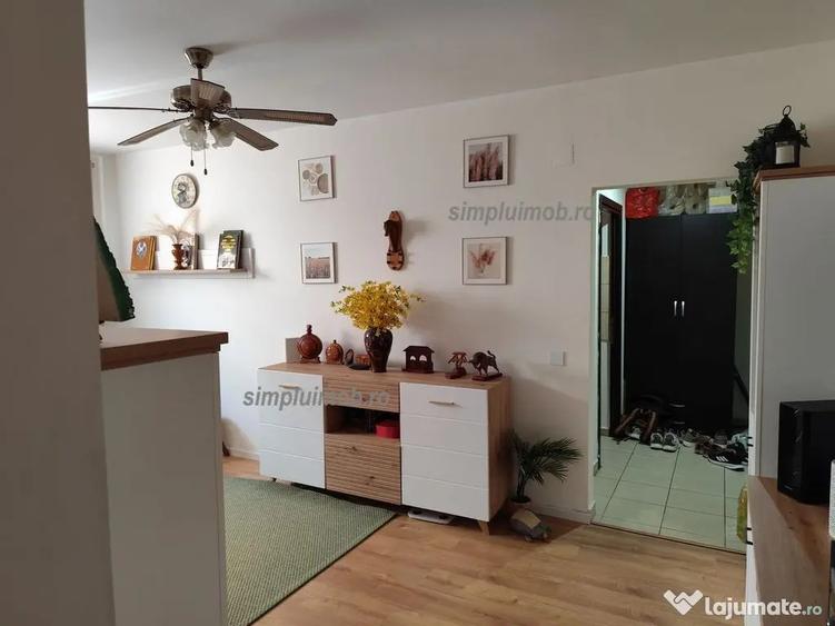 Apartament cu 3 camere semidecomandat în 1 Decembrie 1918