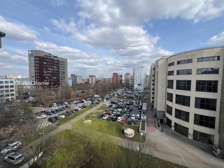 Penthouse cu 5 camere decomandat în Unirii