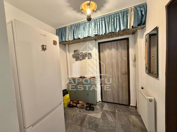 Apartament cu 2 camere semidecomandat, mobilat în Brâncoveanu