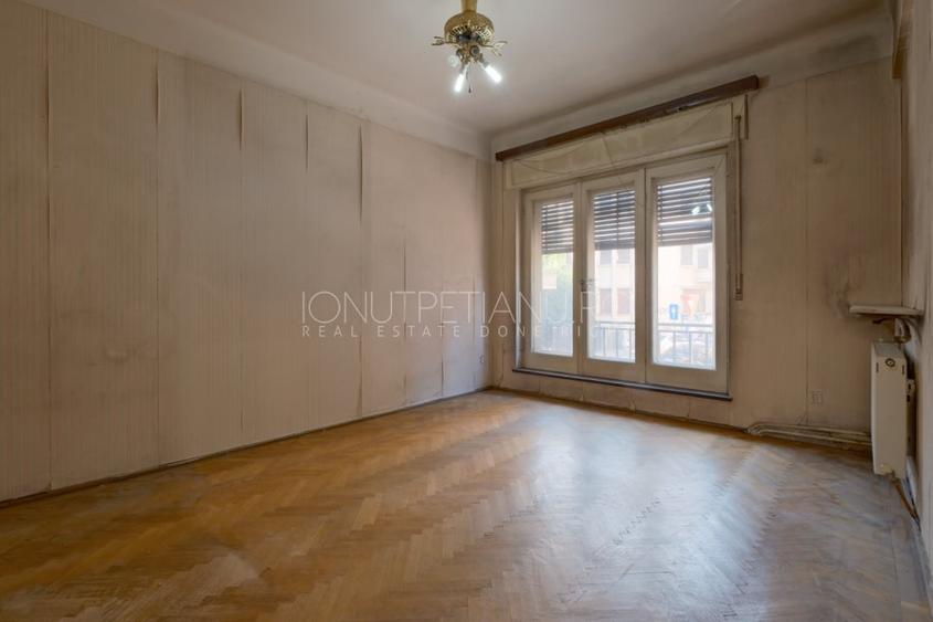 Apartament cu 5 camere circular în Armeneasca