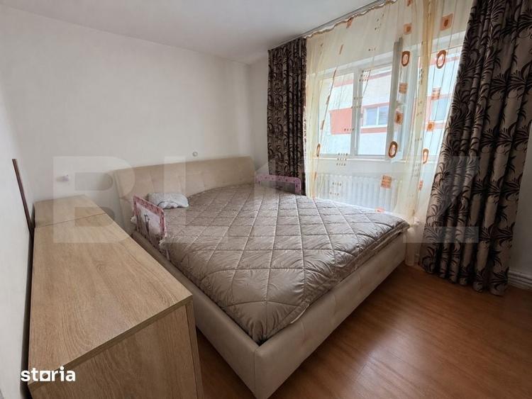 Apartament cu 3 camere în Cetate