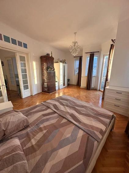 Apartament cu 3 camere semidecomandat în Peninsula