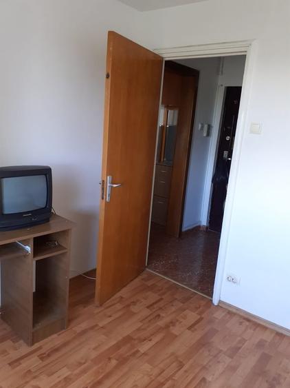 Apartament cu 2 camere decomandat în Drumul Taberei