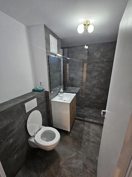 Apartament cu 2 camere decomandat în Est
