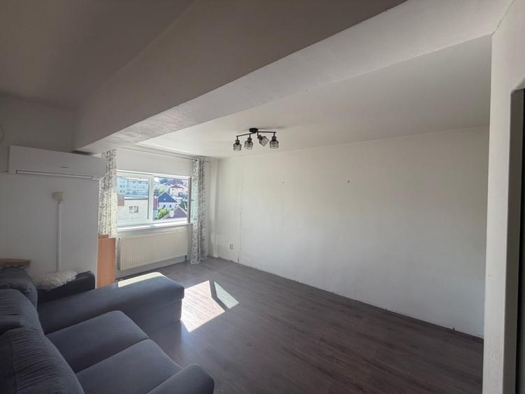 Apartament cu 2 camere decomandat în Ștrand