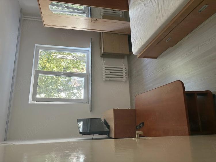 Apartament cu 3 camere semidecomandat în Trivale