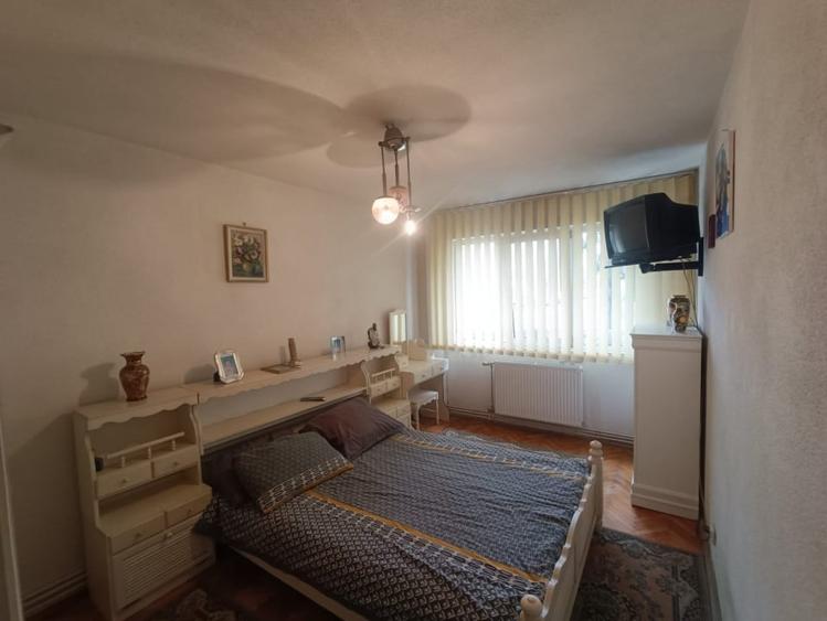 Apartament cu 3 camere decomandat, mobilat în Gheorgheni
