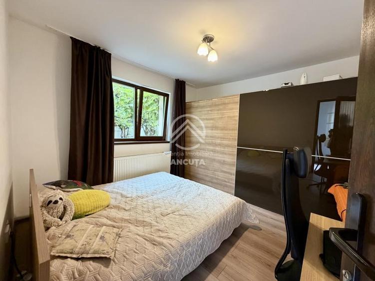 Casă cu 5 camere cu Canalizare în Dâmbul Rotund