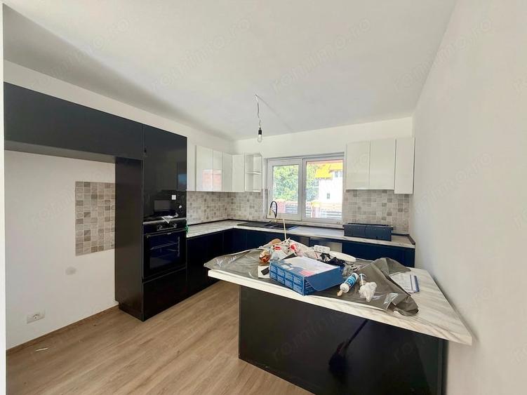Casă cu 3 camere cu Teren 480 Mp în Sânmihaiu Român