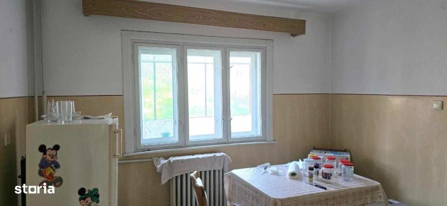 Casă cu 4 camere cu Teren 330 Mp în Central