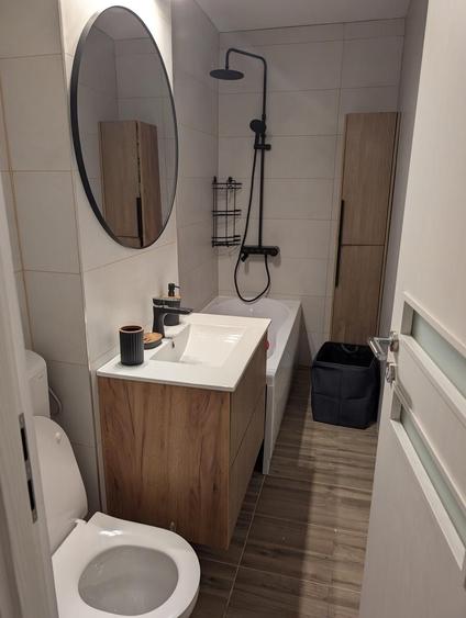 Apartament cu 3 camere decomandat în Central
