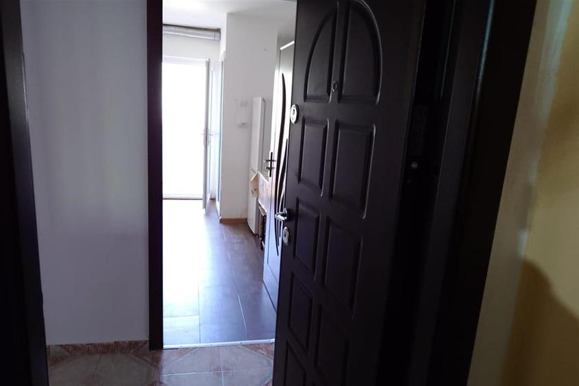 Apartament cu 3 camere decomandat, mobilat în Crișcior