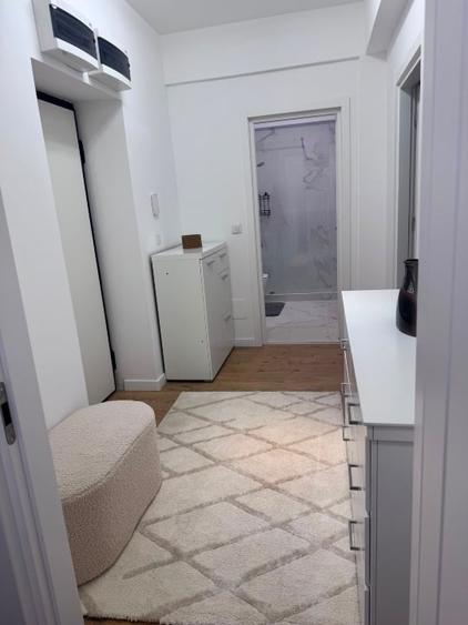 Apartament cu 2 camere semidecomandat, mobilat în Central