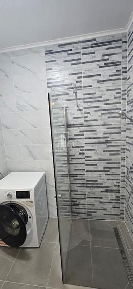 Apartament cu 3 camere decomandat în Est