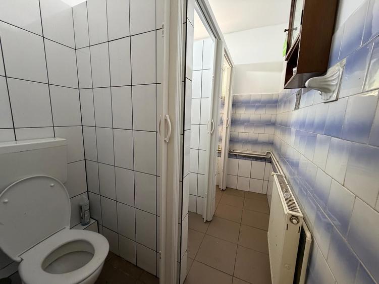 Casă individuală cu 9 camere cu Teren 1500 Mp în Odăi